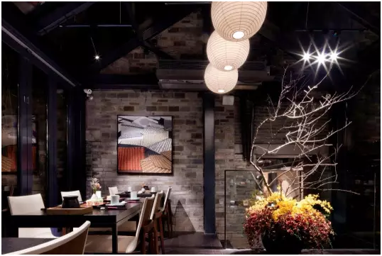 看尚麟如何通過(guò)酒店制服定制來(lái)提升餐廳的服務(wù)之美 看尚麟如何通過(guò)酒店制服定制來(lái)提升餐廳的服務(wù)之美